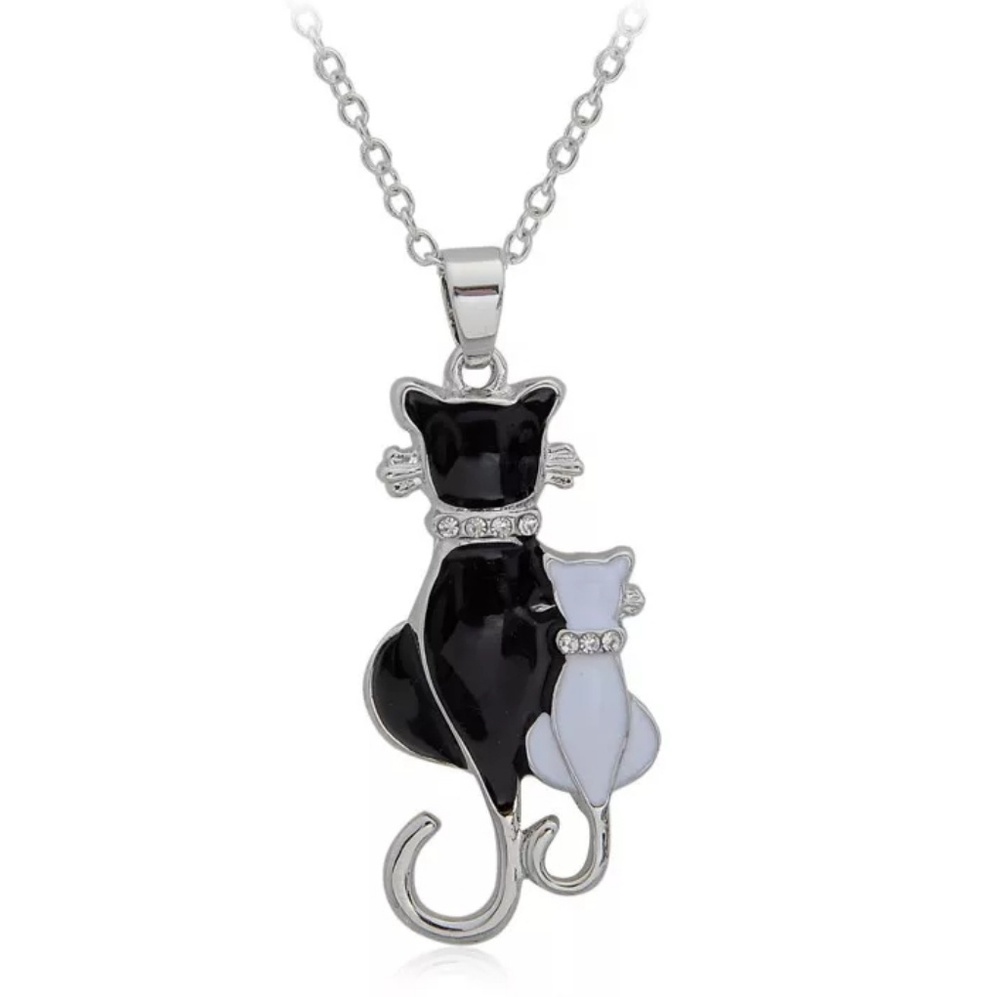Really Cute 2 Cats Blk & Wht Rhinestone Necklace
